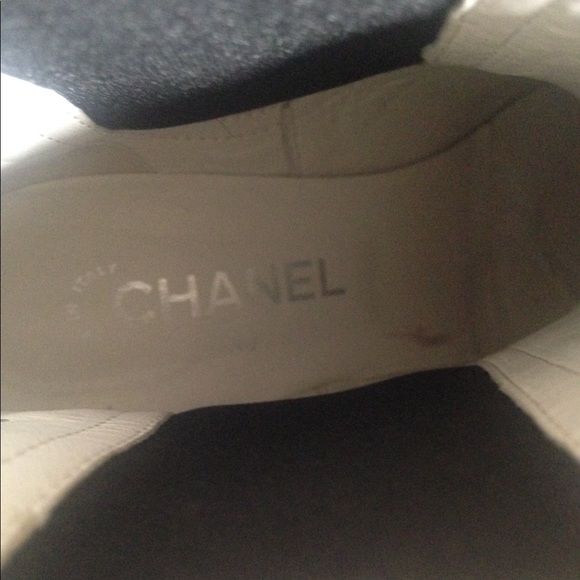 ‼️SOLD ‼️Authentic Chanel patent leather boots - Picture 4 of 8